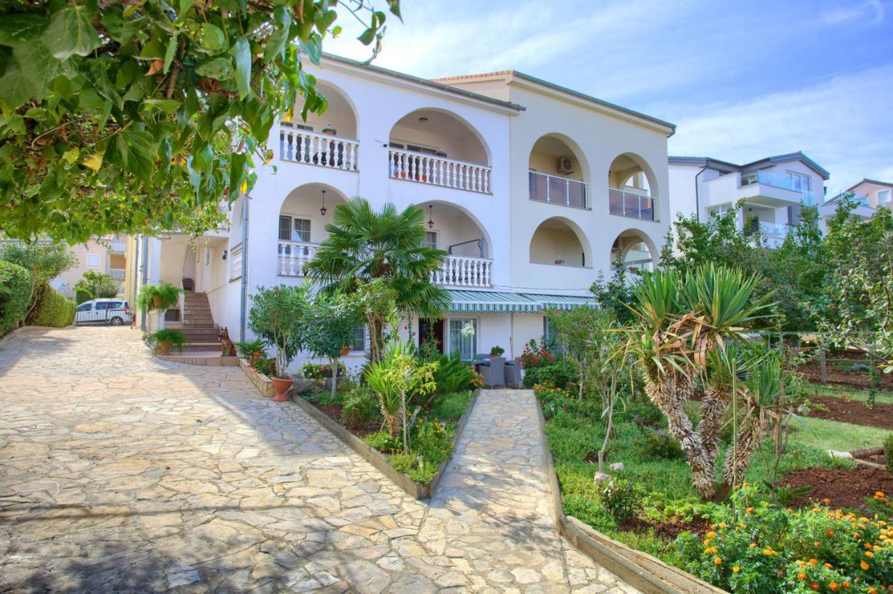 Apartmani Mara Matic Malinska Buitenkant foto