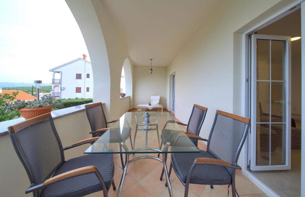 Apartmani Mara Matic Malinska Buitenkant foto