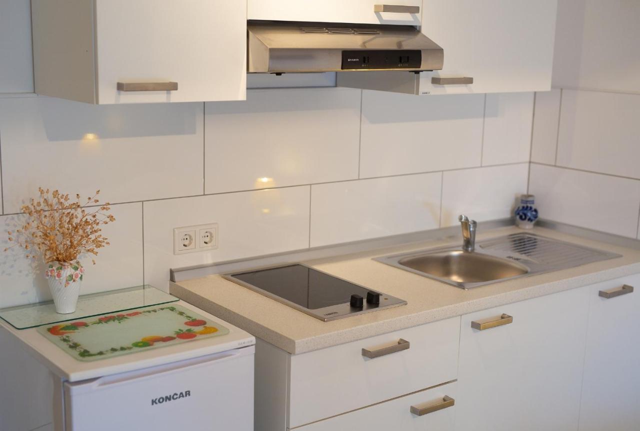 Apartmani Mara Matic Malinska Buitenkant foto
