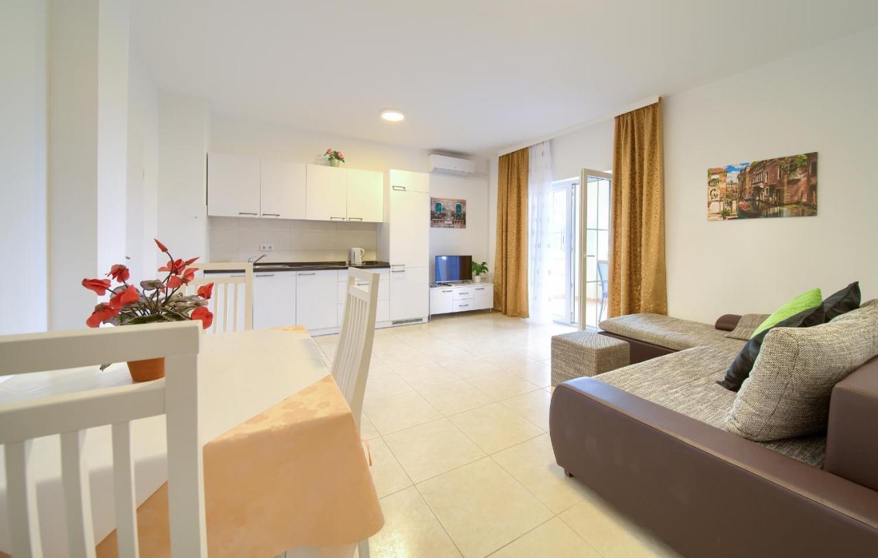 Apartmani Mara Matic Malinska Buitenkant foto